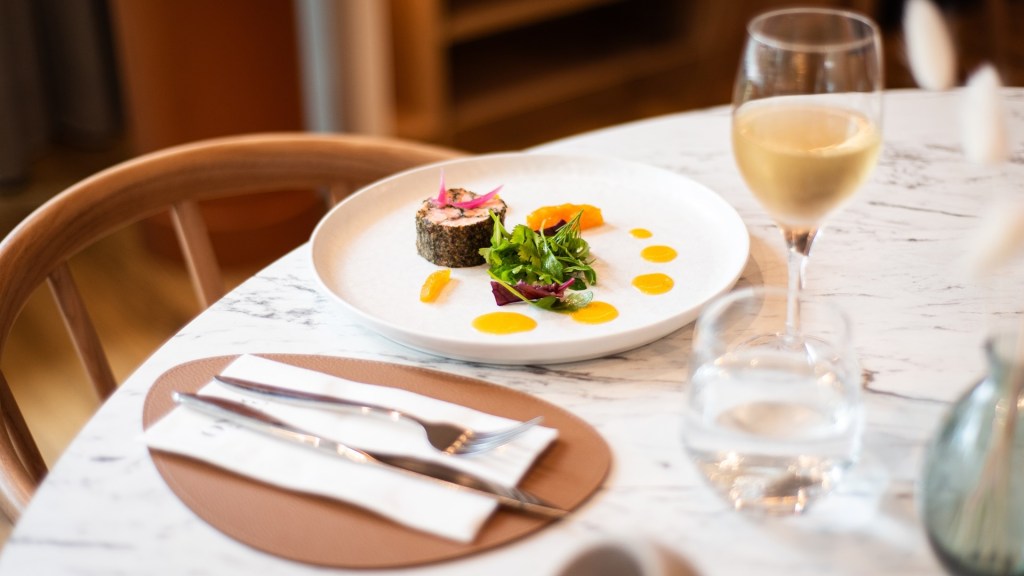 Cuisiner Pour Soi : Le Plaisir Du Repas Solitaire Et De La Table Dressée